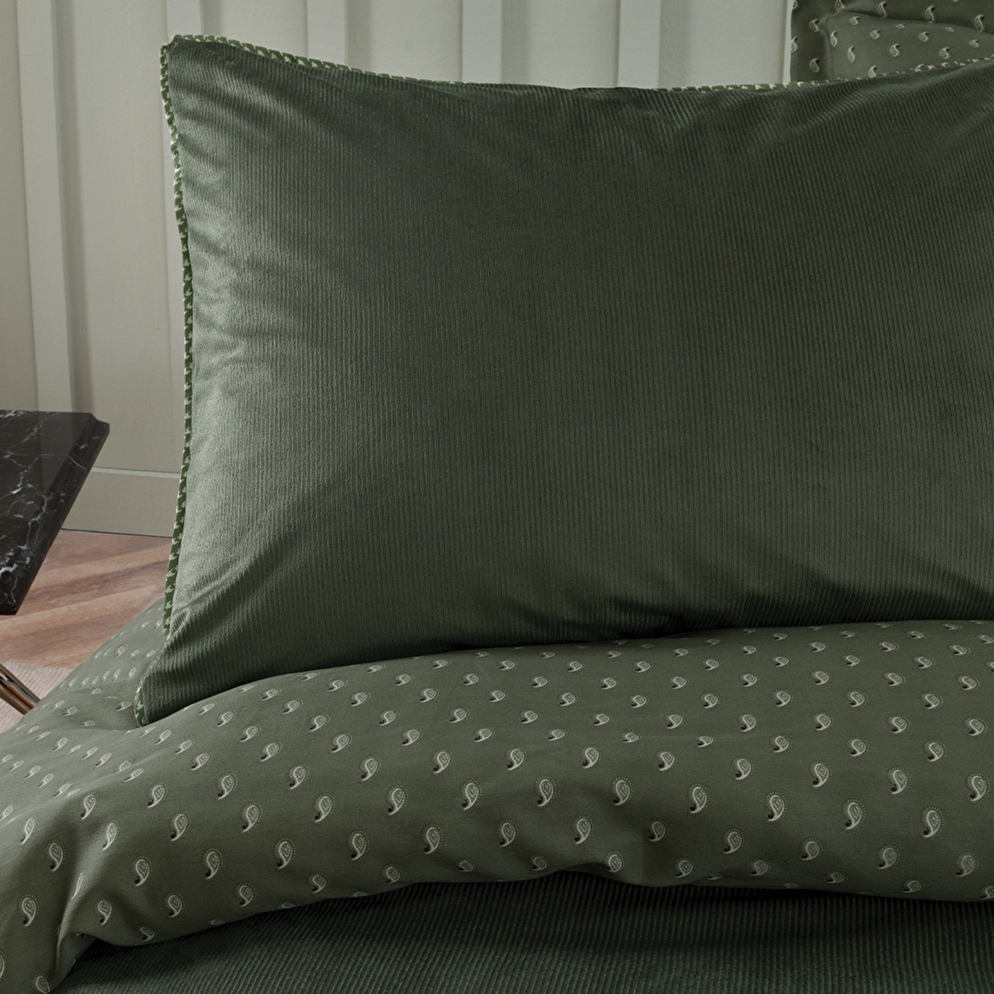 Allure en comfort: fluweel en satijn