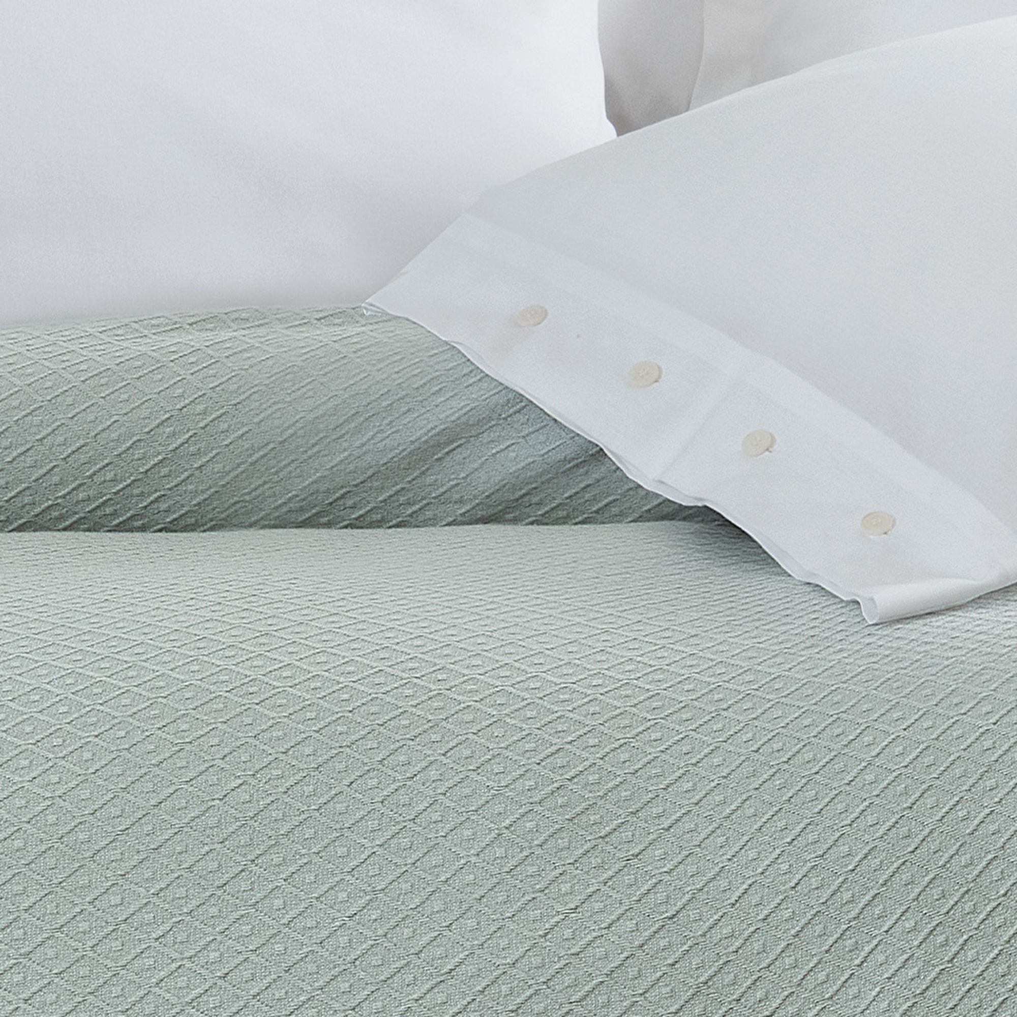 Te gebruiken als zomerdekbed en als bedsprei. Verkrijgbaar in eenpersoons- en tweepersoonsmaat, zodat u kiest wat u nodig heeft.