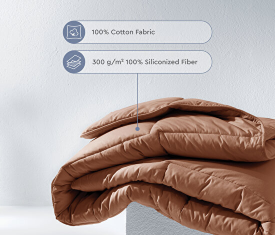 Penny - Brick Red Quilt