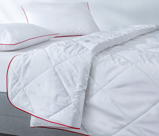 Стеганое одеяло Dacron 95