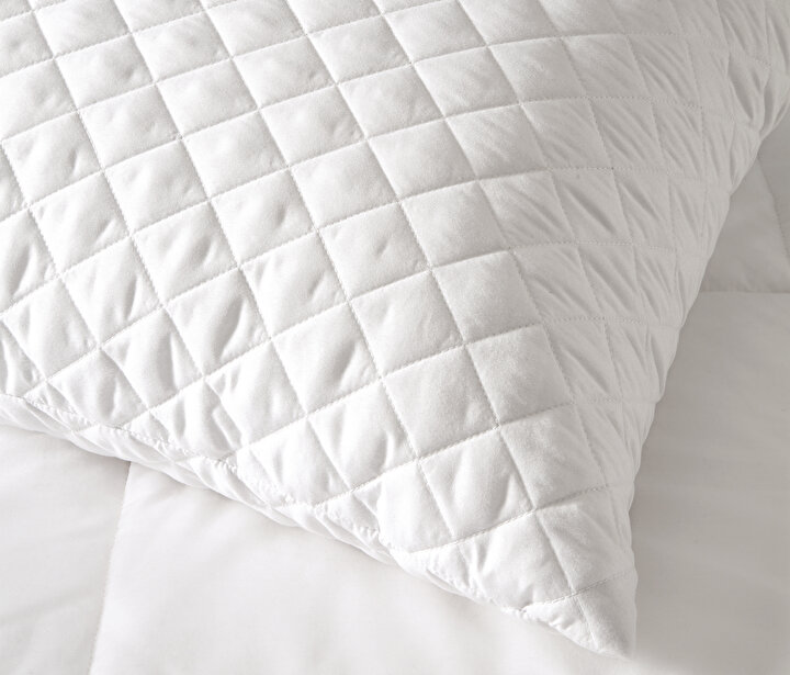 Piro 2-Pack Quilted Pillow Protector