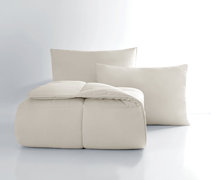 Macaron - Cream Quilt & Pillow Set