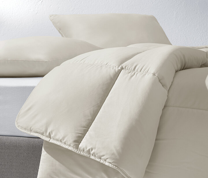 Macaron - Cream Quilt & Pillow Set