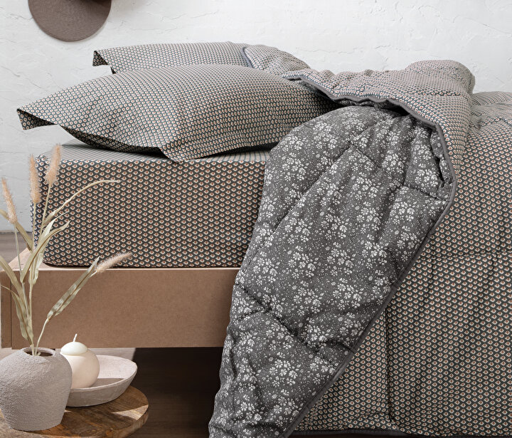 Thalia - Anthracite Quilt