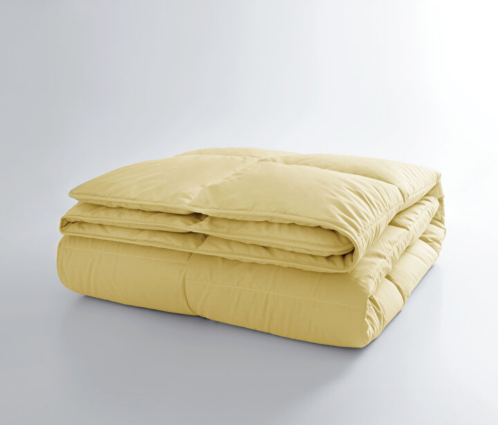 Penny - Yellow Quilt