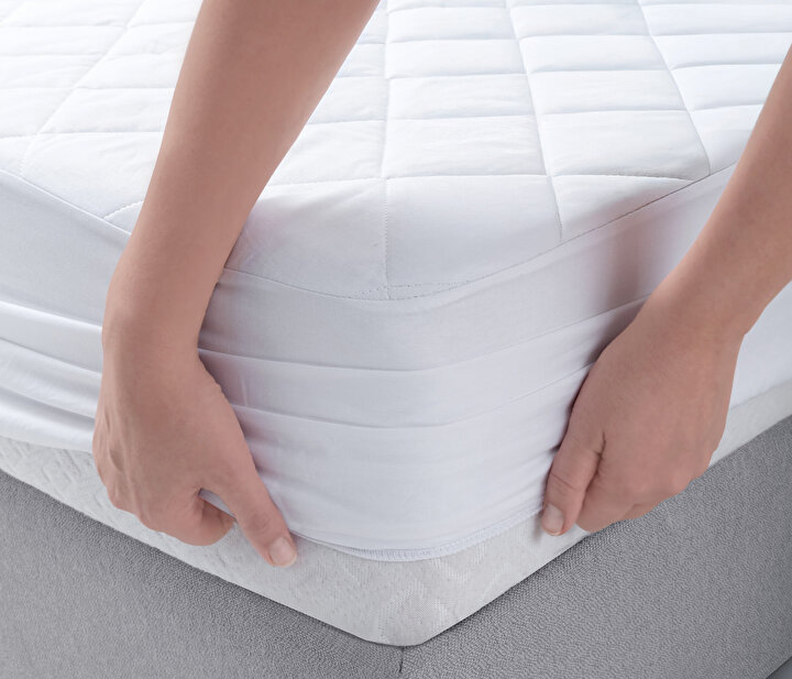 Perle Mattress Protector