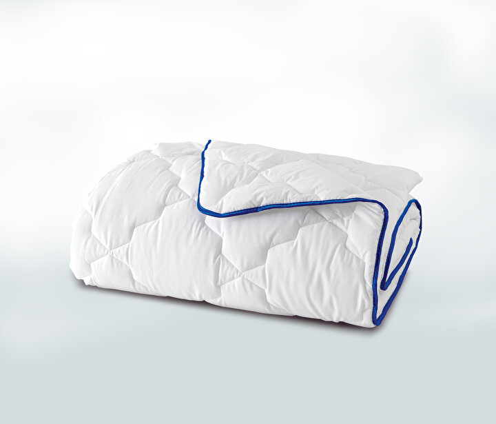 Dacron® Aerelle® Blue Quilt