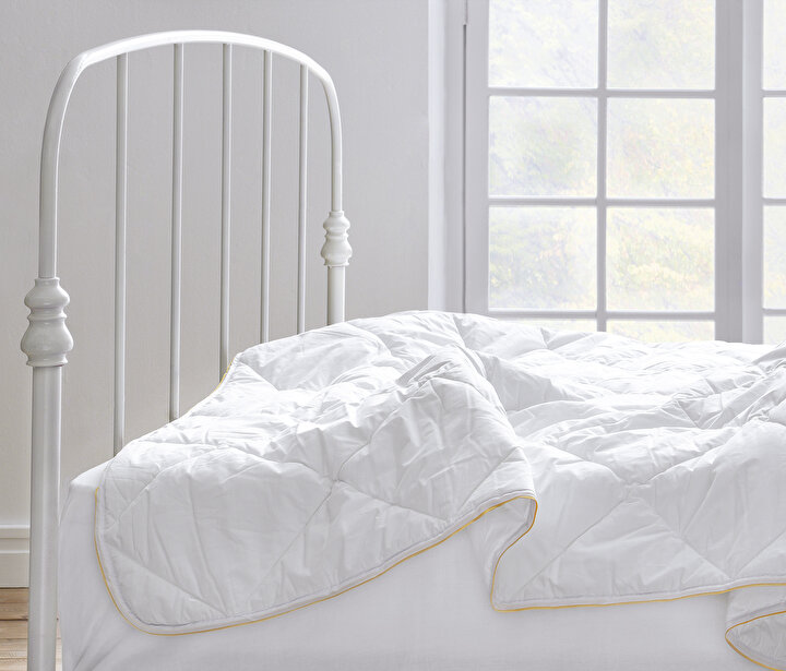 Dacron® Hollofil® Allerban® Duvet