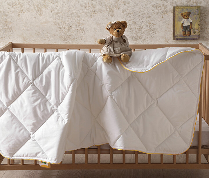 Dacron® Hollofil® Allerban® Baby Duvet