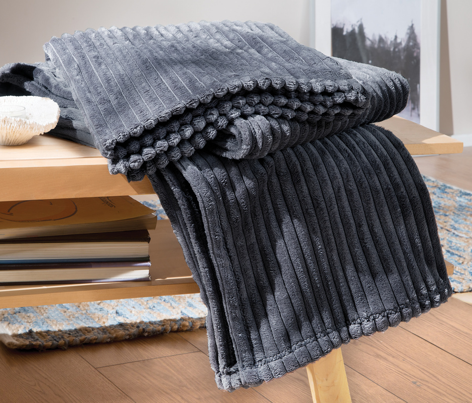 Holly Wellsoft Tv Blanket - Anthracite